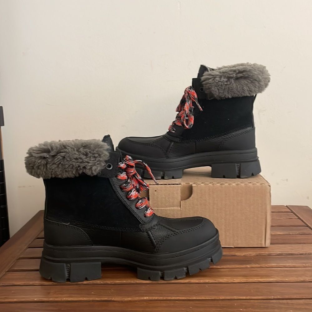 UGG Ashton Addie Boots Black USA Women Size 6/UK 4/EU 37 - Picture 2 of 10
